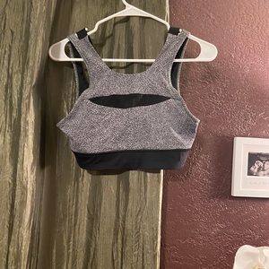 Lululemon sports bra size 8